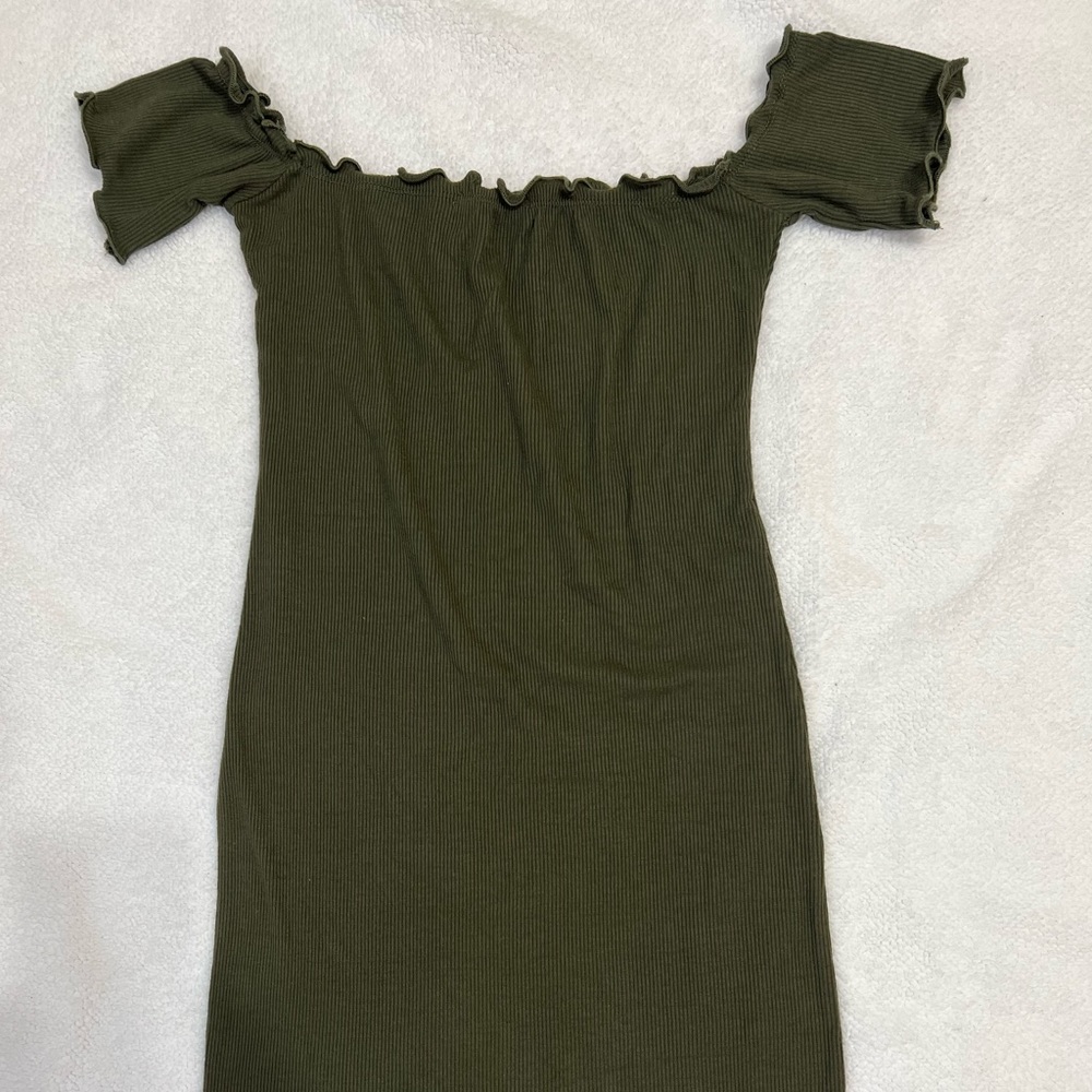 women's dress is used but looks like new